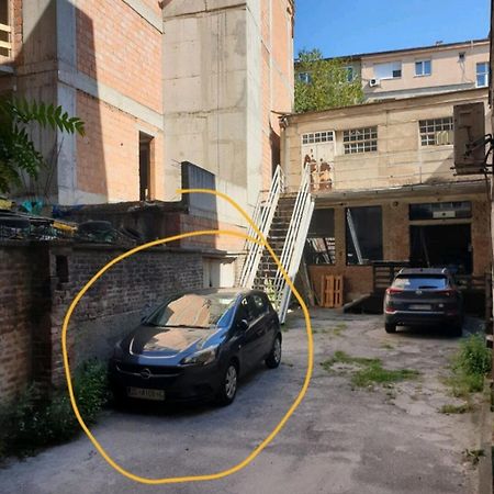 Studio Apartment "Savski Trg" 贝尔格莱德 外观 照片